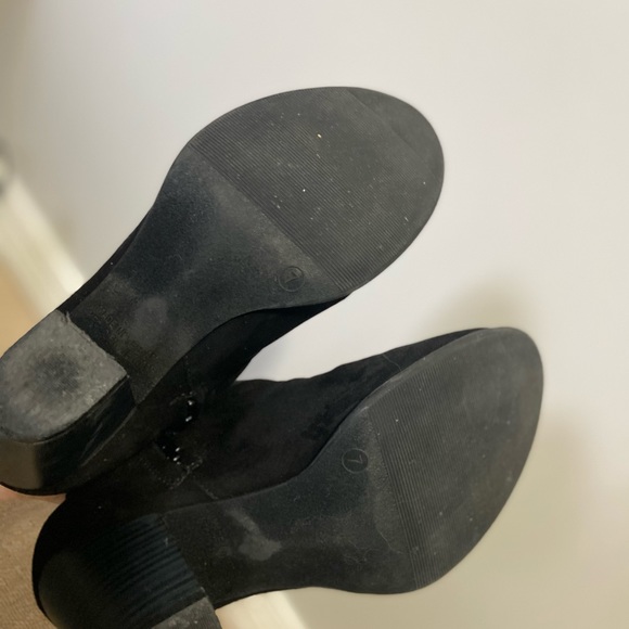 Old navy black ankle booties - Picture 8 of 9